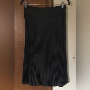 Dark gray with light grey speckles Express brand deep pleated skirt.